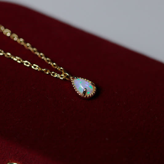Collier avec pendentif en forme de goutte d'eau en opale naturelle Olivenorma
