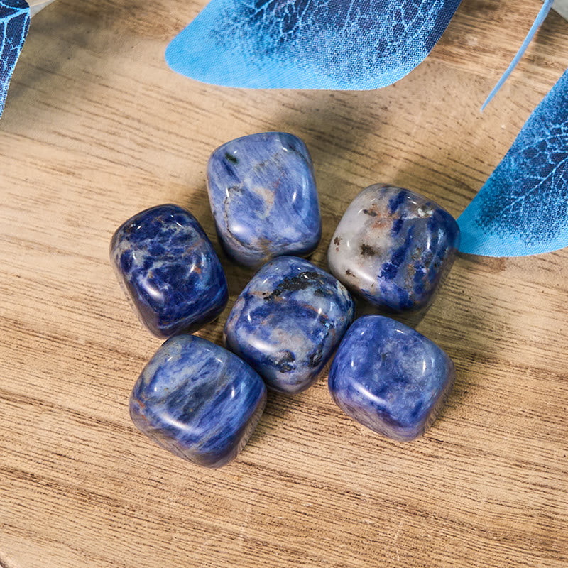 Pierre précieuse naturelle roulée en sodalite bleue Olivenorma