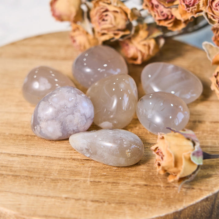 Pierre roulée en agate de cerisier irrégulière naturelle Olivenorma