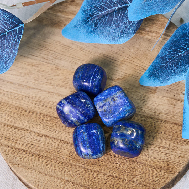 Ensemble de pierres naturelles polies en lapis-lazuli Olivenorma
