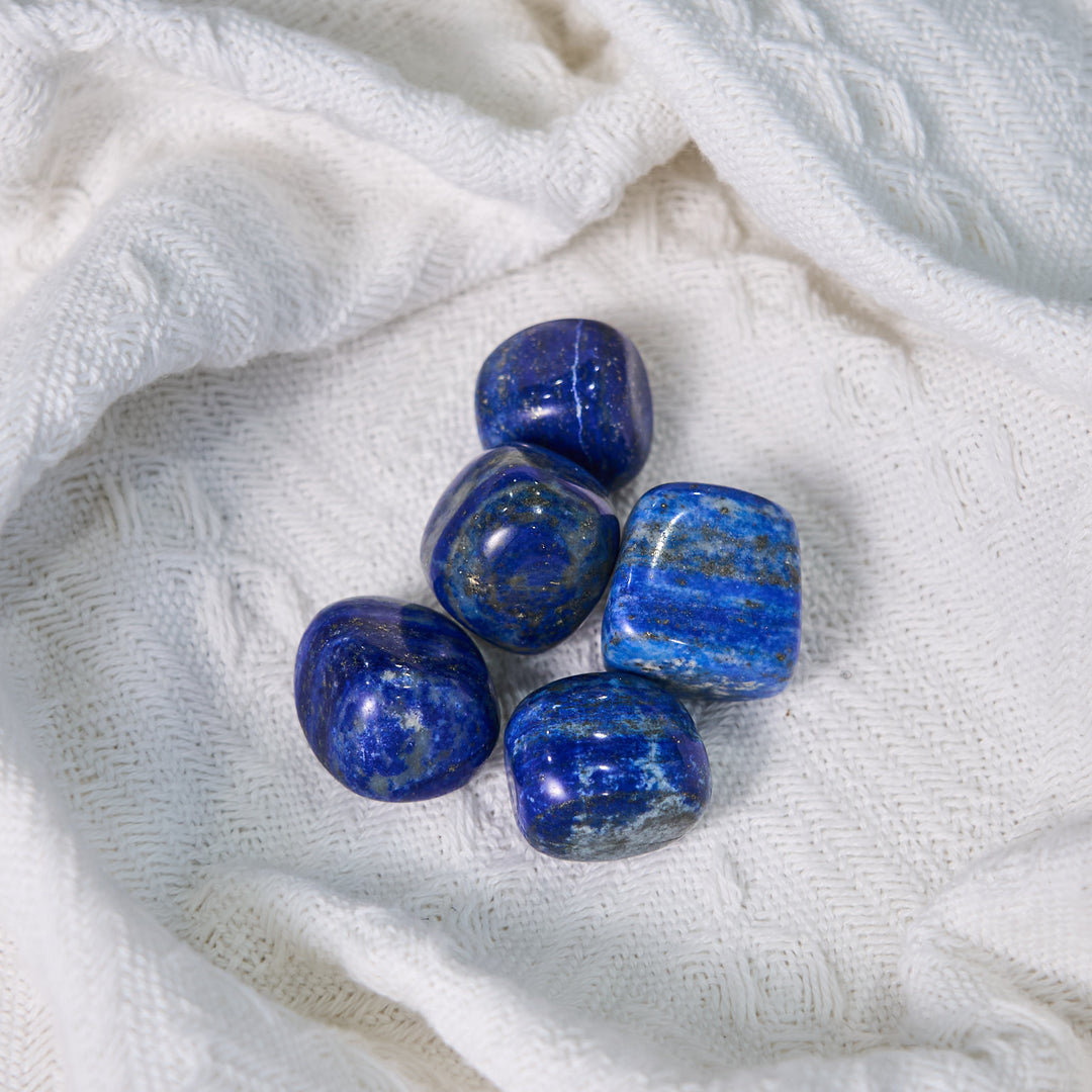 Ensemble de pierres naturelles polies en lapis-lazuli Olivenorma