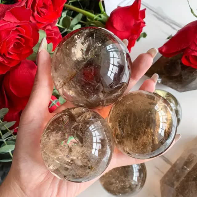 Sphère de cristal de quartz fumé naturel Olivenorma