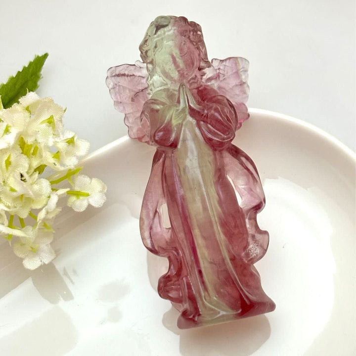 Décoration en pierre précieuse sculptée d'ange en fluorite arc-en-ciel naturelle Olivenorma