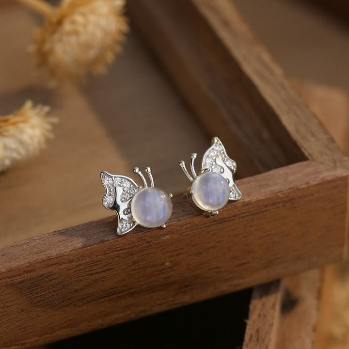 Boucles d'oreilles à tige en forme de papillon avec pierre de lune naturelle Olivenorma