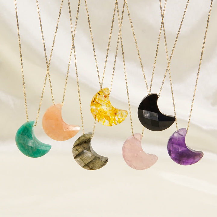 Collier pendentif en forme de lune taillée en cristal naturel Olivenorma