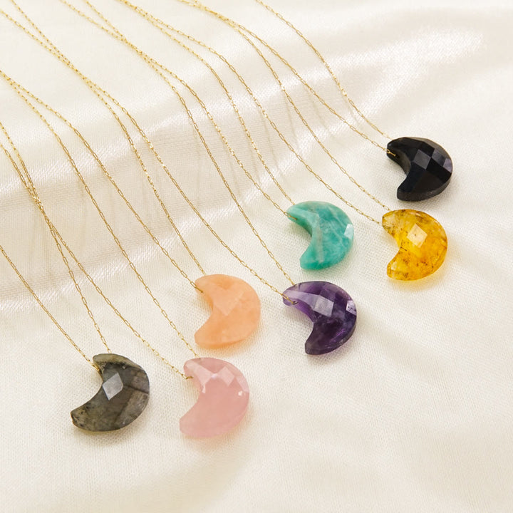 Collier pendentif en forme de lune taillée en cristal naturel Olivenorma