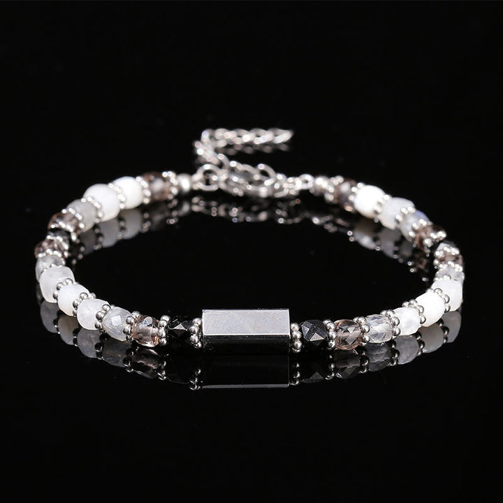 Bracelet en perles de pierres précieuses naturelles à taille cubique Olivenorma