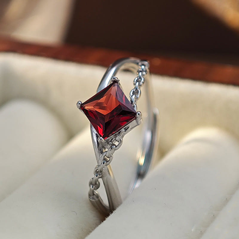 Bague en grenat naturel taille diamant Olivenorma