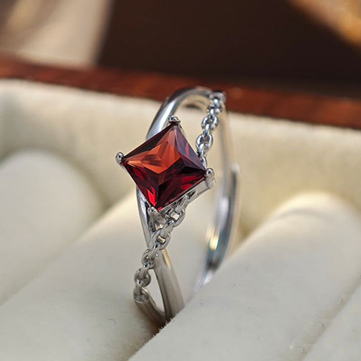 Bague en grenat naturel taille diamant Olivenorma