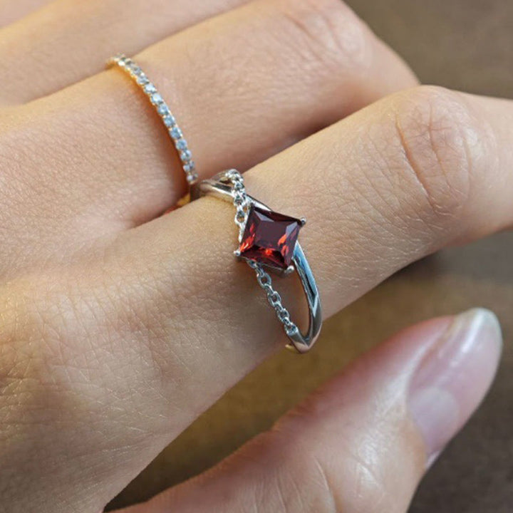 Bague en grenat naturel taille diamant Olivenorma
