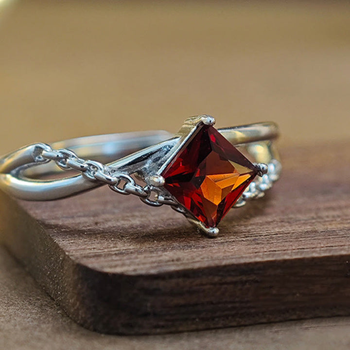 Bague en grenat naturel taille diamant Olivenorma