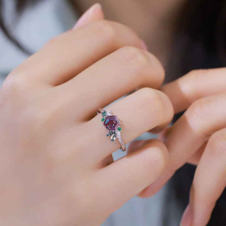 Bague à coupe hexagonale géométrique en alexandrite naturelle Olivenorma