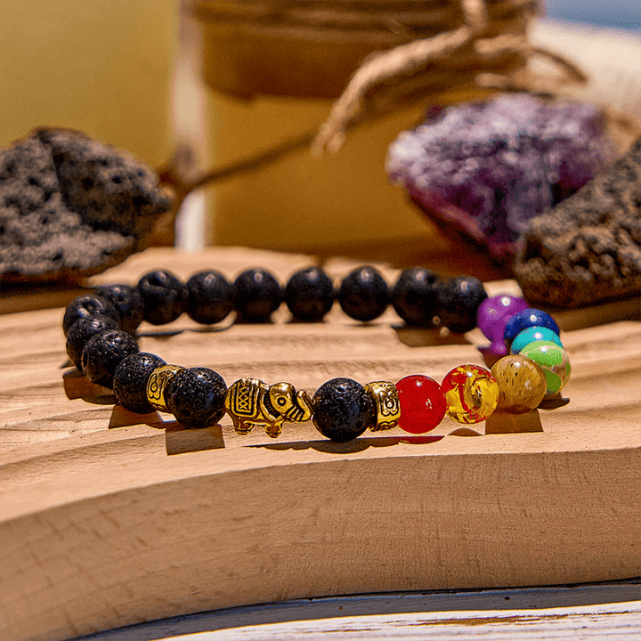 Bracelet de perles avec pendentif éléphant chakra en pierre de lave Olivenorma