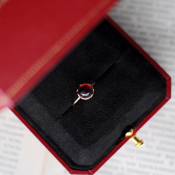Bague rétro simple en pierre ronde avec grenat Olivenorma