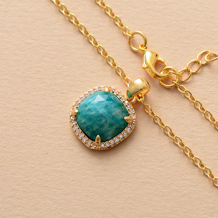Collier avec pendentif en pierre naturelle à coupe carrée Olivenorma