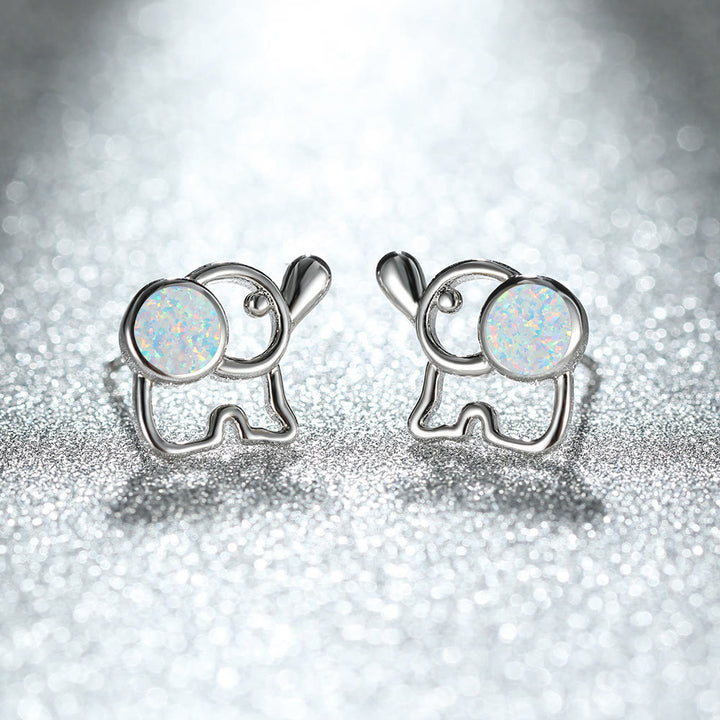 Boucles d'oreilles à tige en forme d'éléphant mignon avec opale bleu et blanc Olivenorma