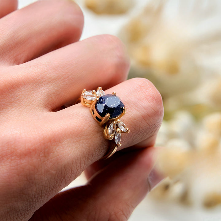 Bague en forme de feuille en grès bleu et zircon taille ovale Olivenorma