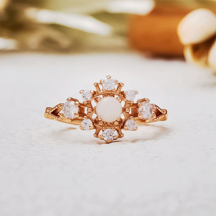Bague Olivenorma "Snowflake" en opale naturelle et zircon blanc