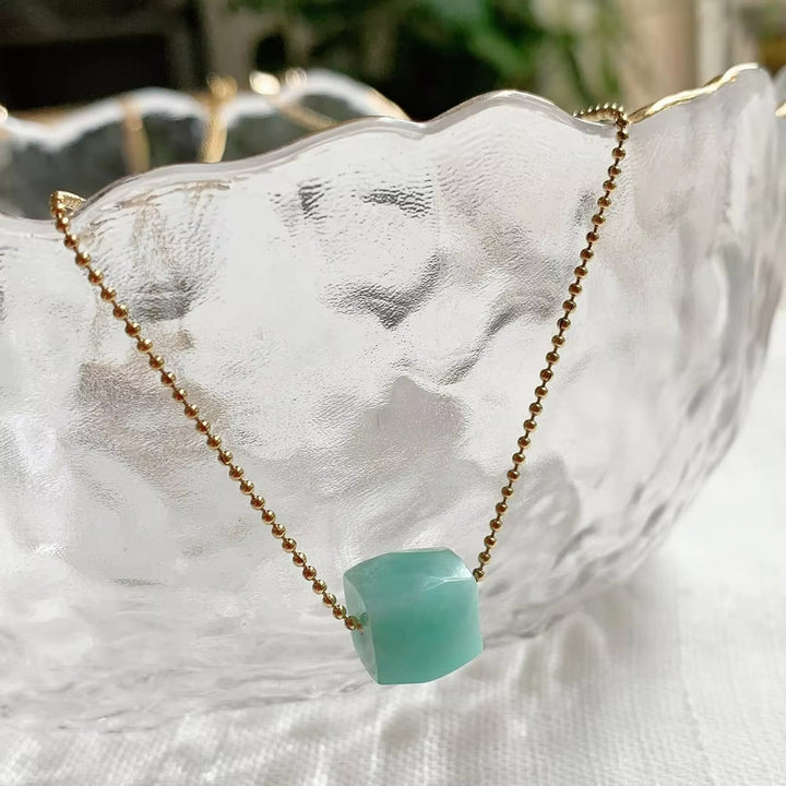 Collier pendentif carré en cristal naturel Olivenorma