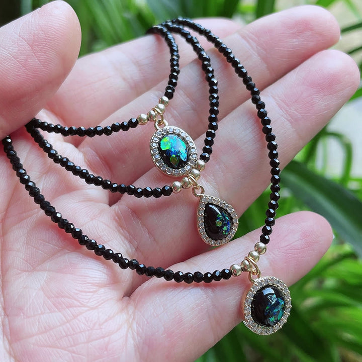 Collier avec pendentif en opale verte et perles d'obsidienne Olivenorma