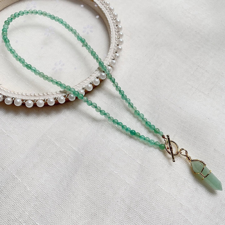 Collier de perles en pierre naturelle avec pendentif colonne hexagonale Olivenorma