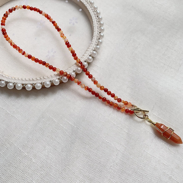 Collier de perles en pierre naturelle avec pendentif colonne hexagonale Olivenorma