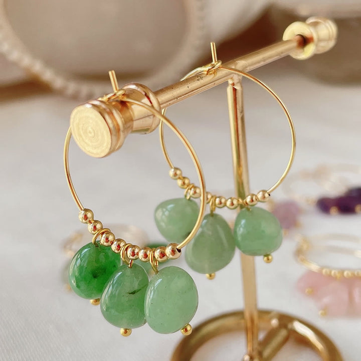 Boucles d'oreilles pendantes en acier titane et cristal concassé naturel Olivenorma