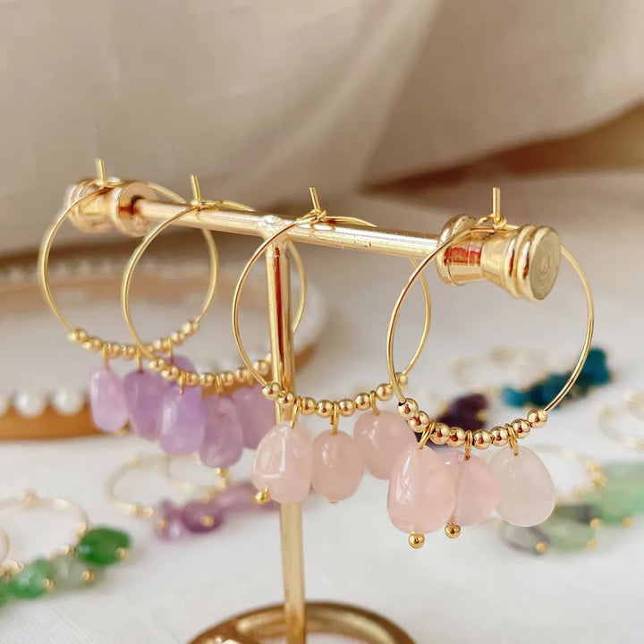 Boucles d'oreilles pendantes en acier titane et cristal concassé naturel Olivenorma