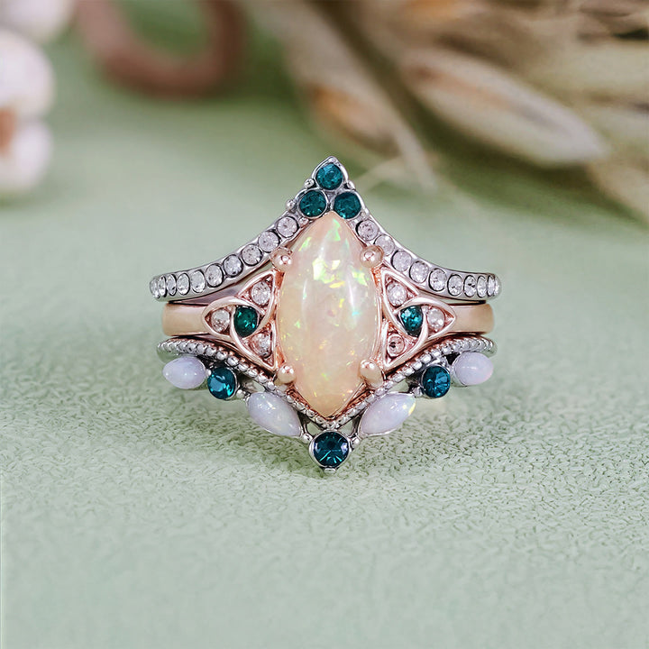 Ensemble de trois bagues vintage Olivenorma en opale et émeraude milgrain marquise
