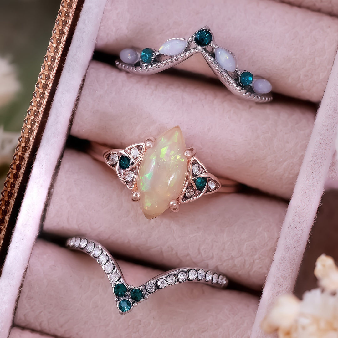 Ensemble de trois bagues vintage Olivenorma en opale et émeraude milgrain marquise