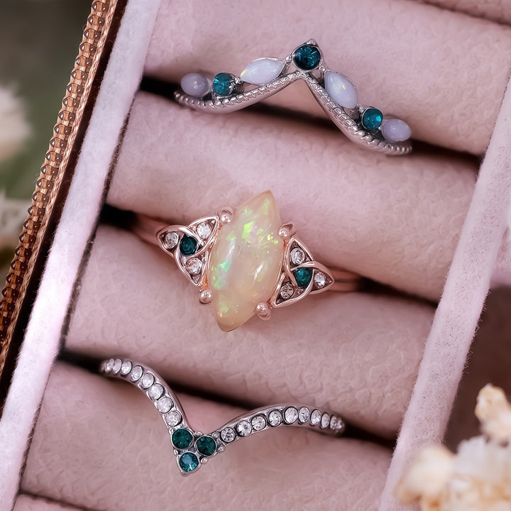 Ensemble de trois bagues vintage Olivenorma en opale et émeraude milgrain marquise