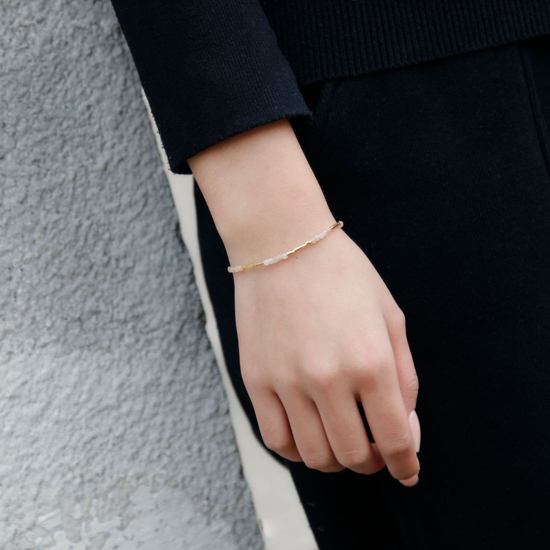 Bracelet à boucle en métal taillé en cube et pierre naturelle Olivenorma