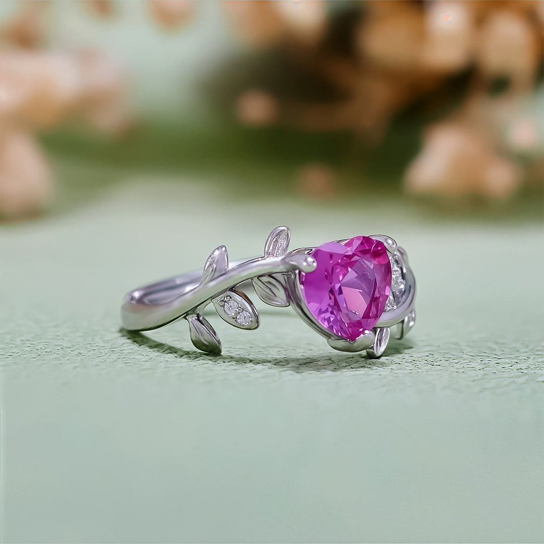 Bague feuille torsadée en corindon rouge taille cœur Olivenorma