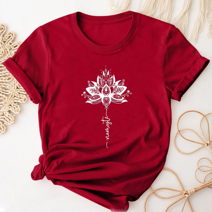 T-shirt ras du cou à manches courtes et imprimé lotus et lettres Olivenorma