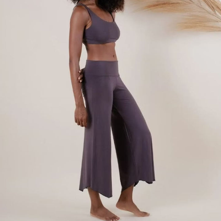Pantalon de yoga court évasé taille haute Olivenorma - image 4