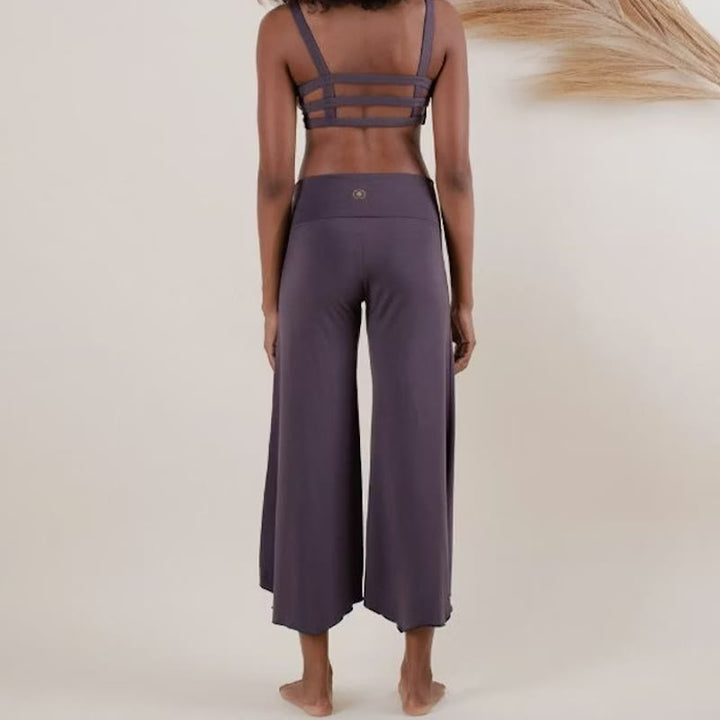 Pantalon de yoga court évasé taille haute Olivenorma - image 6