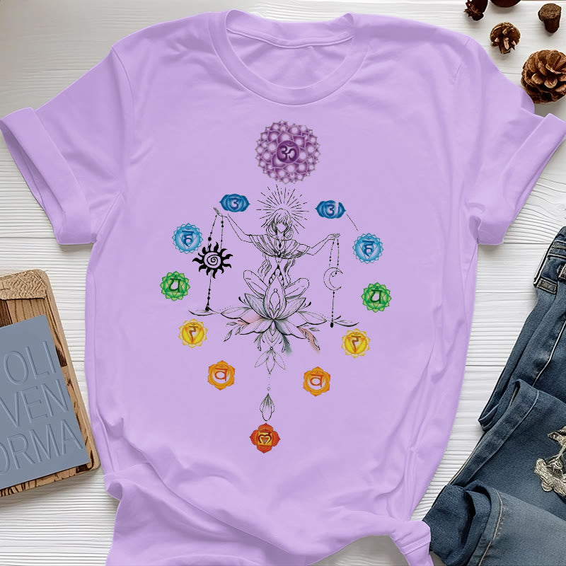T-shirt Olivenorma avec énergie des chakras enracinés - Violet - 2XL - image 18