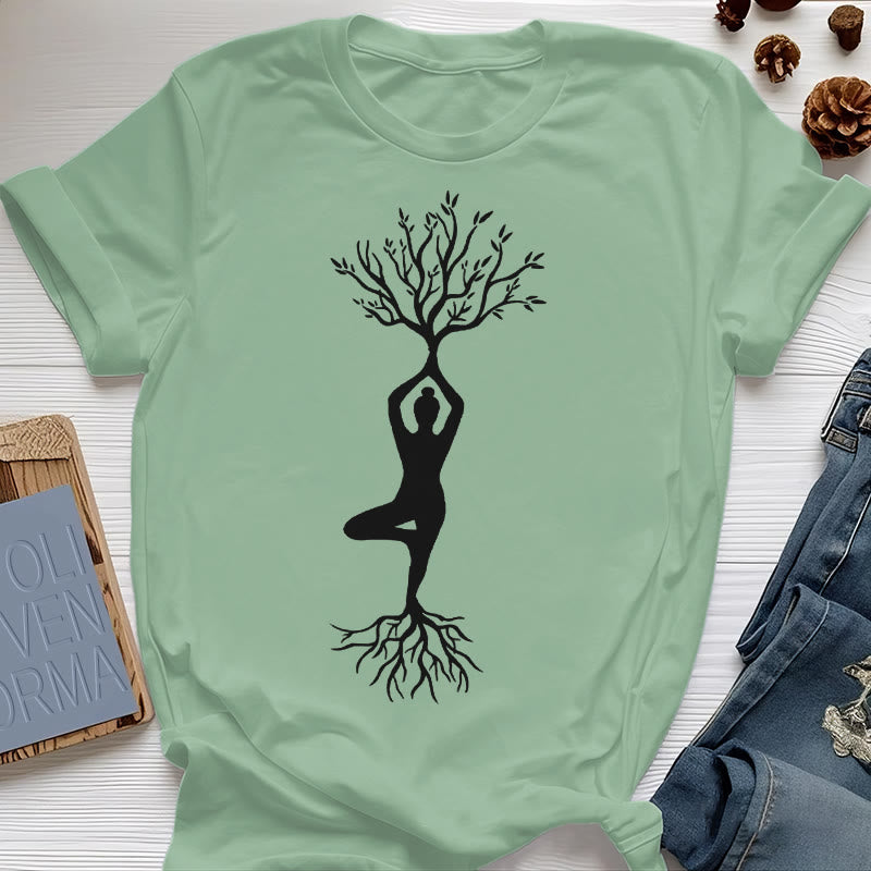 T-shirt Olivenorma , posture de yoga enracinée de l'arbre - Vert clair - 2XL - image 18