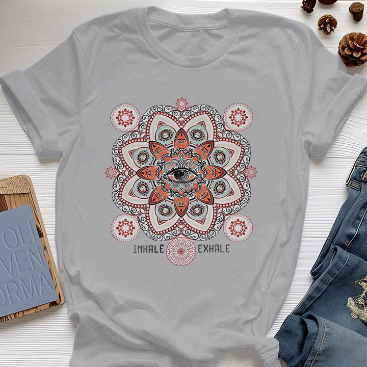 T-shirt Olivenorma avec slogan « Méditation contre le mauvais œil »