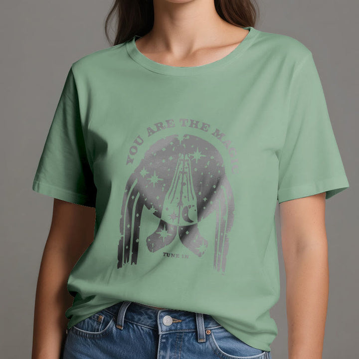 T-shirt de yoga boxy Olivenorma « Tune in You Are The Mageic »