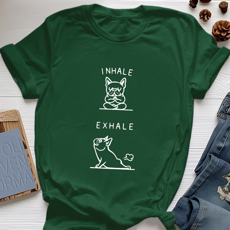 T-shirt humoristique et spirituel « Inspirer et expirer » avec le bulldog Olivenorma - Vert foncé - 2XL - image 19