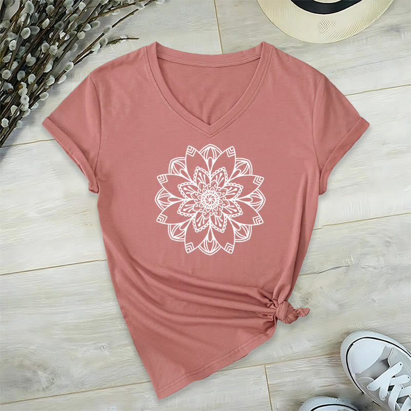 T-shirt à fleurs mandala Olivenorma , col en V, coupe classique, motif lotus spirituel - Rose - 2XL - image 1