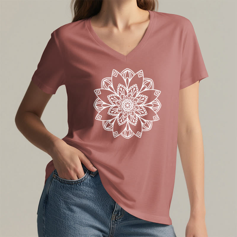 T-shirt à fleurs mandala Olivenorma , col en V, coupe classique, motif lotus spirituel - image 1