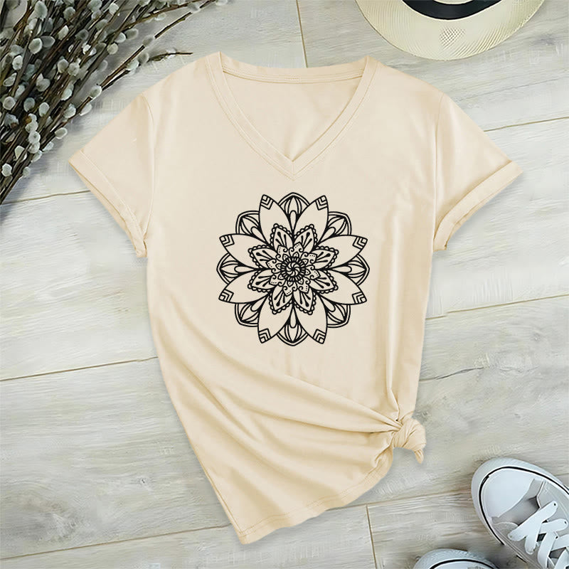 T-shirt à fleurs mandala Olivenorma , col en V, coupe classique, motif lotus spirituel - Beige - 2XL - image 12