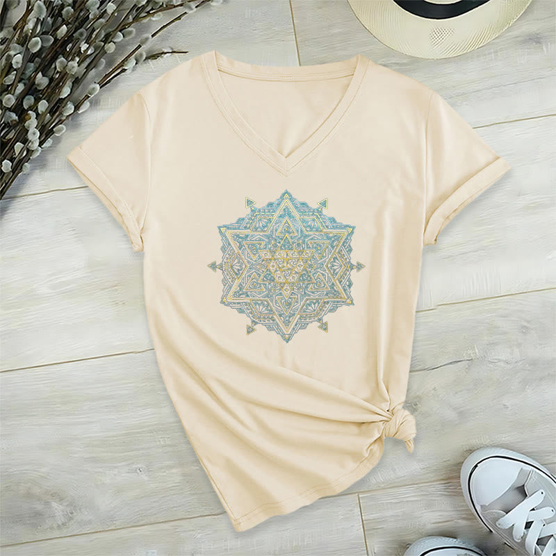 T-shirt col V avec symbole du cube de Olivenorma et géométrie sacrée. - Beige - 2XL - image 14