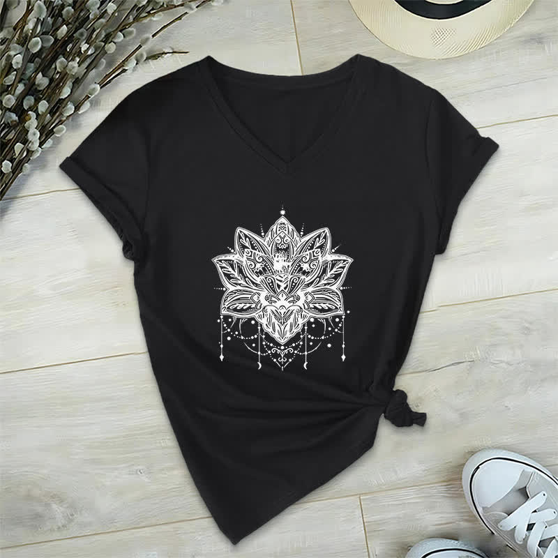 T-shirt col V imprimé Lotus Olivenorma - Noir - 2XL - image 12