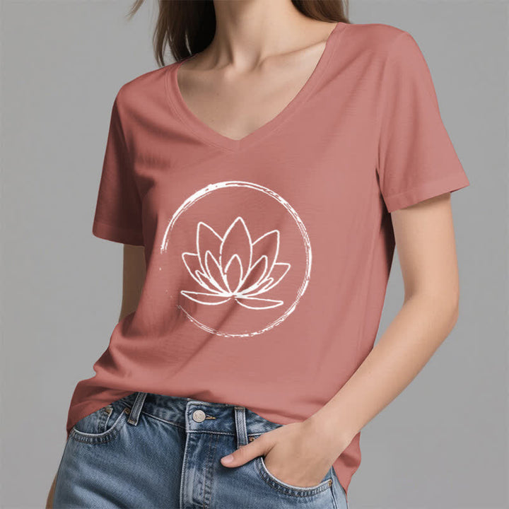 T-shirt ample à col en V motif fleur de lotus style bohème Olivenorma - image 1
