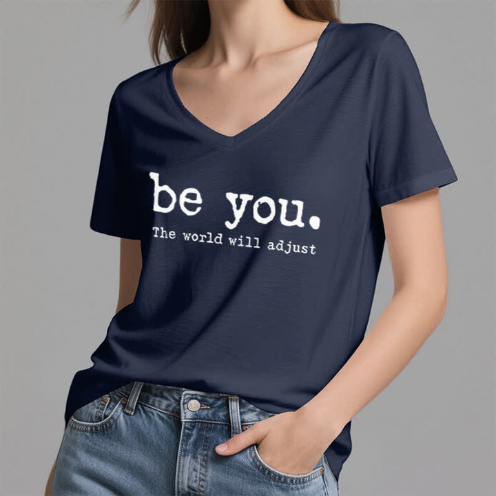 T-shirt col V Olivenorma « Soyez vous-même, le monde s'adaptera » - image 4