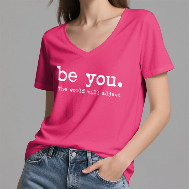 T-shirt col V Olivenorma « Soyez vous-même, le monde s'adaptera » - image 19