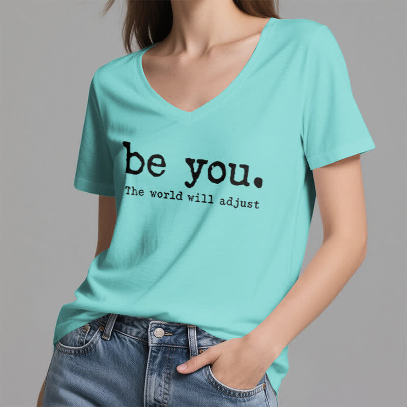 T-shirt col V Olivenorma « Soyez vous-même, le monde s'adaptera » - image 24